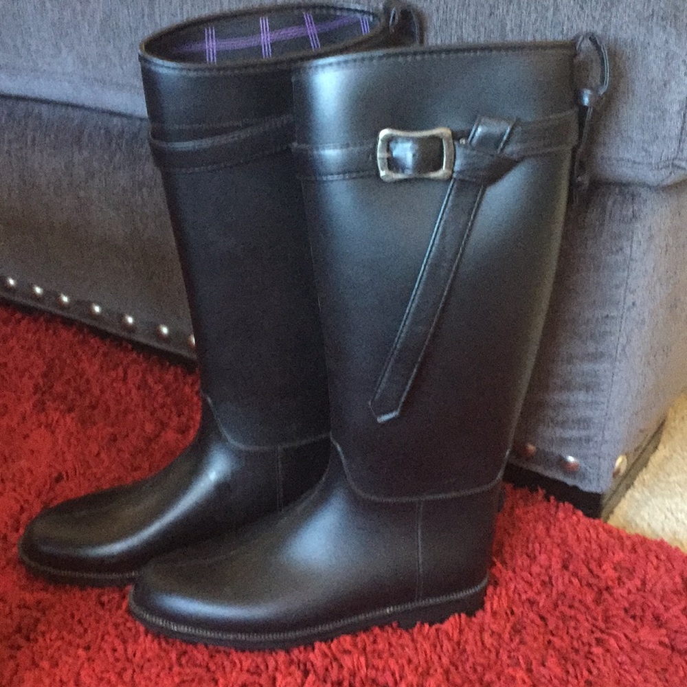 Dirty laundry rain boots